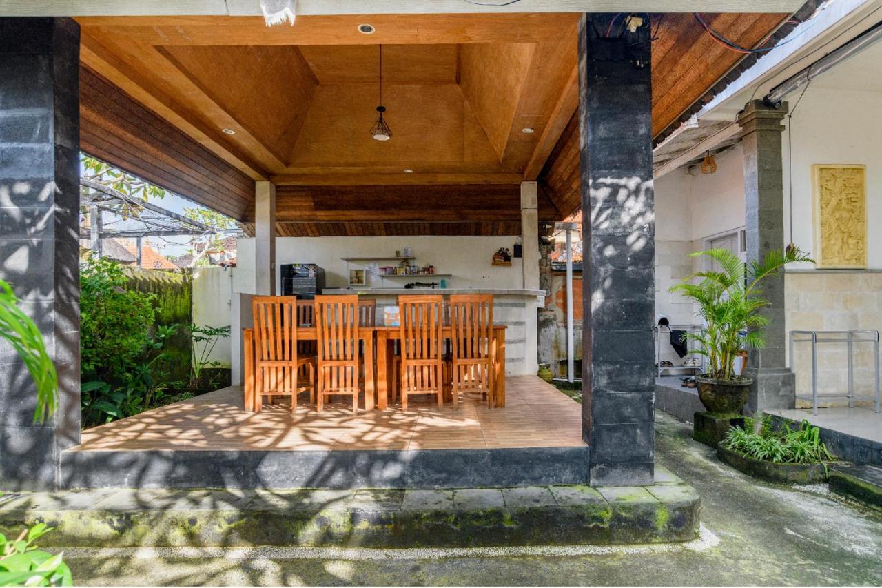 Pondok Chesia Homestay Canggu  Exterior photo