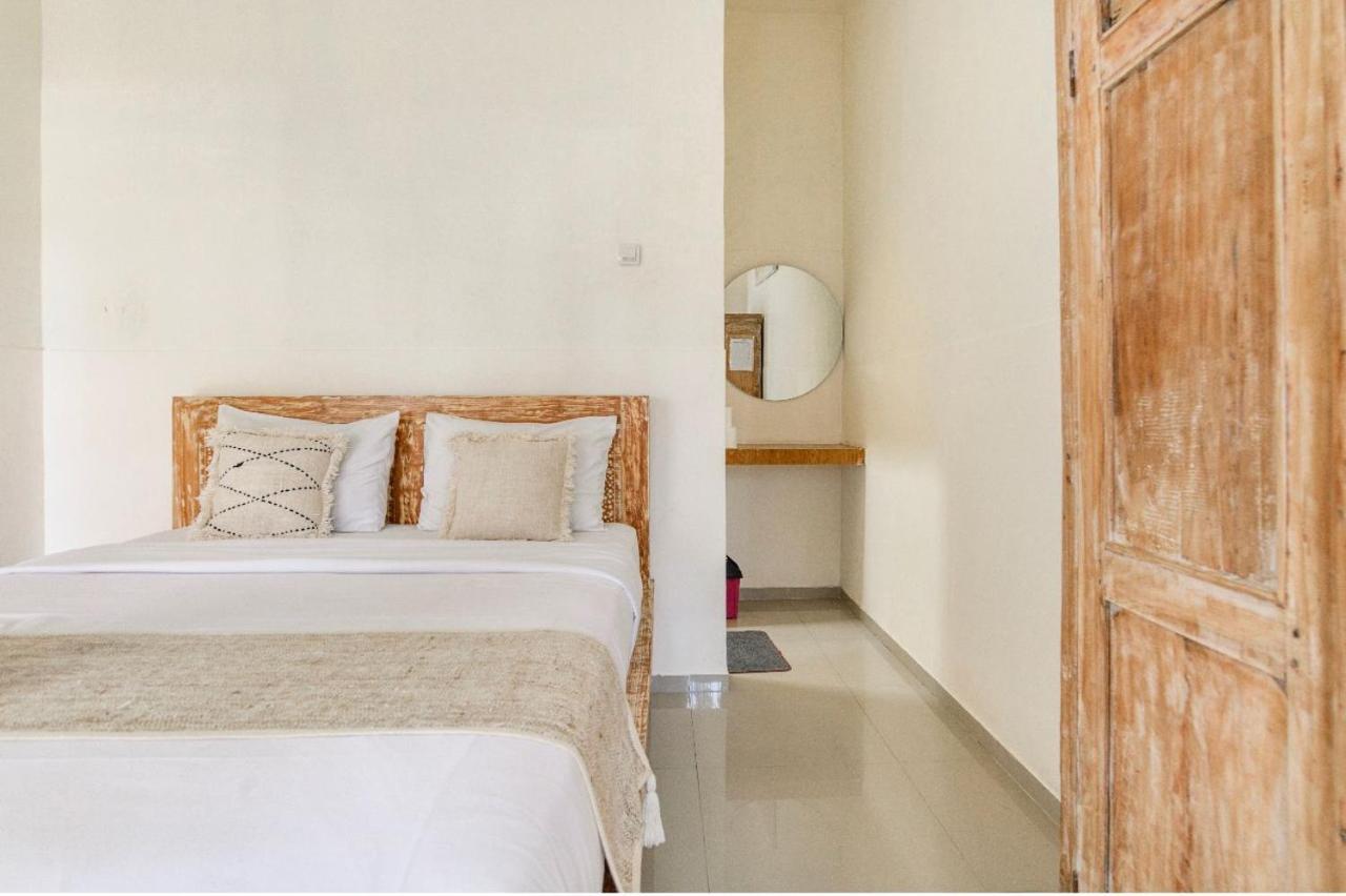 Pondok Chesia Homestay Canggu  Exterior photo